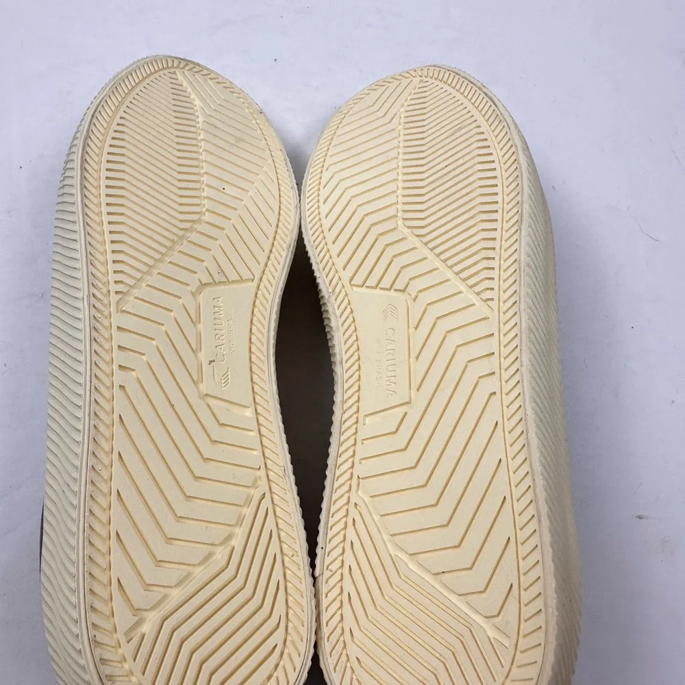 Cariuma OCA Low Canvas Sneakers Sz 8‎